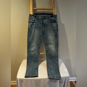 American Eagle men’s jeans